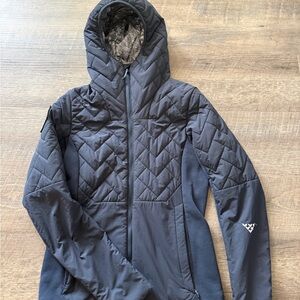 Black Crow Quilted Hooded Puffer Jacket - Dark Blue